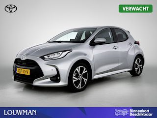 Toyota Yaris 1.5 Hybrid 115 Dynamic Comfort Pack | BTW voertuig | Stoel+stuurverwarming | Dodehoek detectie | Parkeersensoren voor+achter | Draadloze telefoonlader | Navigatie | Apple CarPlay/Android Auto |