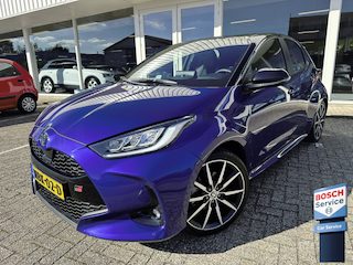 Toyota Yaris 1.5 Hybrid 130 GR SPORT | LED | Adapt. Cruise | Apple/Android | Camera | Sportstoelen