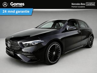 Mercedes-Benz A-klasse 250 e Business Solution AMG | AMG Plus Pakket | Night Pakket | Panoramadak | 360° Camera | Dodehoekassistent | Head-up Display | Advanced Sound System | MULTIBEAM LED Koplampen | Elektrisch Verstelbare Stoelen + Memory | Stoelverwarming | Sfeerverlichting | Apple CarPlay | Android Auto | Elektrisch Inklapbare Buitenspiegels | Parkeersensoren