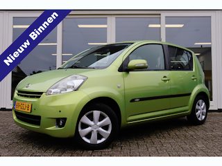 Daihatsu Sirion 2 1.3-16V Prestige, Automaat, Airco, Cruise, PDC V+A, Elek. Ramen V+A, NAP, Prijs Is Rijklaar Inclusief 6 Maanden Garantie