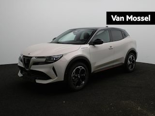 Alfa Romeo Junior Elettrica Sport Speciale 54 kWh | Navigatie | Techno Pack | Warmtepomp Two-Tone lak | Voorraad Voordeel | 2 + 6 Jaar Speciale Garantie! |