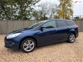 Ford Focus Wagon 1.0 EcoBoost Titanium Navigatie & Trekhaak & Winterpakket