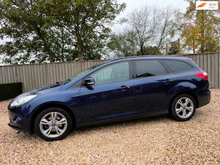 Ford Focus Wagon 1.0 EcoBoost Titanium Navigatie & Trekhaak & Winterpakket
