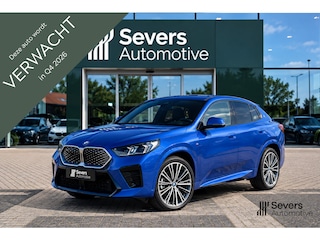 BMW iX2 eDrive20 67 kWh M Sport Edition | Driving Assistant Professional | Trekhaak | Harman Kardon | Head-Up Display | Parking Assistant Professional | Innovation Pack |