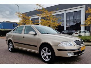 Skoda Octavia 1.6 FSI Elegance PSENSOR CRUISE 2 X SLEUTELS