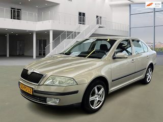Skoda Octavia 1.6 FSI Elegance PSENSOR CRUISE 2 X SLEUTELS