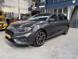 Ford Focus Wagon 1.0 EcoBoost Hybrid ST Line X Business | Apple carplay / Android auto | Winterpakket |NAP | Rijklaar prijs!