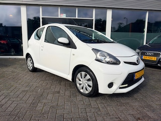 Toyota Aygo 1.0 VVT-i Comfort/Airco/Elektrische ramen/Toerenteller!!!