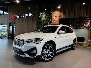 BMW X1 xDrive25e Pano schuif camera keyless