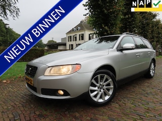 Volvo V70 2.4D Kinetic Leer/Stof Navigatie Bleutooth Ecc Cruisecontrol Pdc Lm Velgen Trekhaak