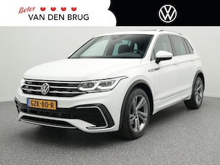 Volkswagen Tiguan R-Line 1.5 TSI 150 PK DSG | LED Matrix IQ | DCC | Panoramadak | Trekhaak | Achteruitrijcamera | Side Assist |