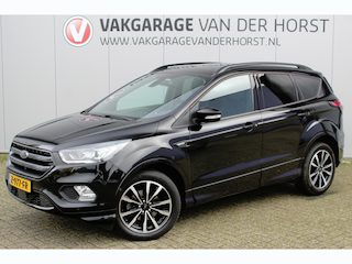 Ford Kuga 1.5-150pk EcoBoost ST-Line. Nette goed onderhouden wagen voor nog jaren rijplezier ! Trekgewicht 2.000kg ! Autm. airco dual, cruise control, stoel-, stuur- en voorraamverw., LM wielen, r/cd, navigatie, telefoonvoorb., pdc v+a etc.