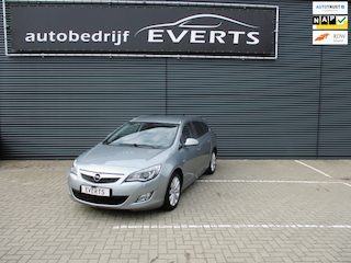 Opel Astra Sports Tourer 1.4 Turbo Cosmo dealer onderhouden in top staat speciale uitvoering scherpe meeneem prijs zeer compleet