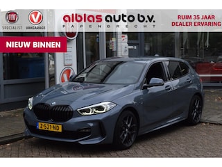 BMW 118i|M-Sport|M-stoelen|Elek.klep|18"|Sfeer|Carplay
