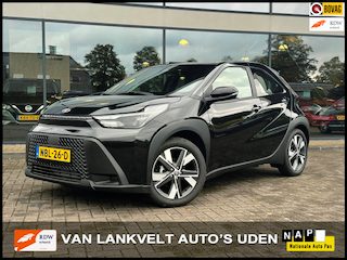 Toyota Aygo Hybrid 115 Apple Carplay-Winterpakket-Camera-Clima-Led Nieuw Voertuig!