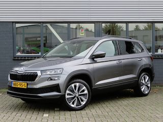 Skoda Karoq 1.5 TSI ACT DSG | trekhaak wegklapbaar | camera | adaptive cruise | stuurwielverwarming | stoelverwarming voor + achter
