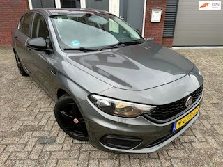 Fiat Tipo 1.4 Street / Navi / Camera / Airco / LM / MF Stuur