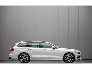 Volvo V60 2.0 B4 Core MY2026|Leder|Stoelverwarming|Allseason