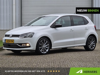Volkswagen Polo 1.2 TSI First Edition / Cruise Control / Airco / Sensoren Voor en Achter / Navigatie / Bluetooth /
