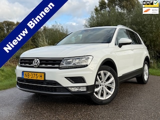 Volkswagen Tiguan 1.4 TSI ACT Highline / Automaat / NL Auto / Elektrische trekhaak / Stoelverwarming / ACC / Lederen bekleding /