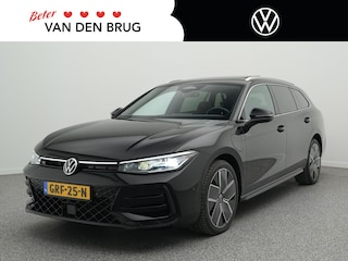 Volkswagen Passat Variant R-Line Edition 1.5 eHybrid 204 PK | Panoramadak | DCC | Stoel & Stuurverwarming | Massagestoelen | Climatecontrol |