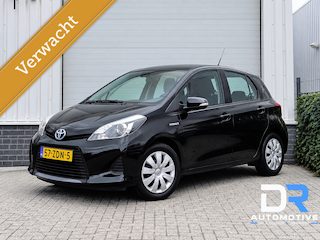Toyota Yaris 1.5 Full Hybrid Aspiration | CAMERA | CLIMA | TREKHAAK