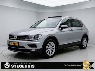 Volkswagen Tiguan 1.4 TSI Connected Series  PANO  Winterpakket  Trekhaak  Clima