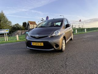 Toyota Aygo 1.0 VVT-i Now bj2013/110000km/airco/applecarplay
