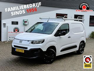 Fiat Doblò GB 1.5 BlueHDi 100pk L1/ Imperiaal/ Trekhaak/ Vloerplaat/ 3 Zitplaatsen/ Camera achter/ Lichtmetalen velgen/ Origineel NL/ NAP