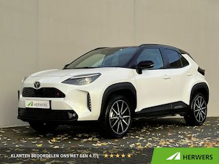 Toyota Yaris Cross 1.5 Hybrid 130 GR SPORT / Dealer onderhouden / tot 10 Jaar Toyota Garantie / Dealer onderhouden / Adaptieve CC / Navigatie / Stuur-, stoel- & voorruitverwarming / Dode hoek detectie / Climate Control / Apple Carplay Android / 18" LM wielen /