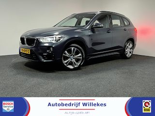 BMW X1 sDrive18i High Executive | 1E EIGENAAR | TREKHAAK | NAVI | STOELVERWARMING |