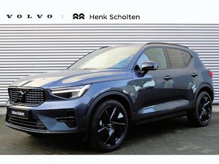 Volvo XC40 B4 Plus Black Edition | Panoramadak | Trekhaak | Verwarmbare voorstoelen, achterbank en stuurwiel | 360 graden camera | Premium audio by Harman Kardon | Apple carplay/Android auto