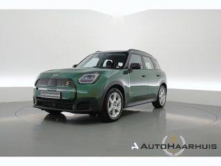 Mini Countryman SE ALL4 Classic S 66.5 kWh | SOH 100% | Rijklaar! | HUD | Leder | Camera | Stoel- Stuurverw. | Apple CarPlay