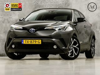 Toyota C-HR 1.8 Hybrid Bi-Tone Dynamic Automaat (NAVIGATIE, CAMERA, STOELVERWARMING, SPORTSTOELEN, GETINT GLAS, ADAPTIVE CRUISE, ZWART HEMEL, KEYLESS, NIEUWSTAAT)