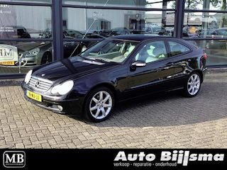 Mercedes-Benz C-klasse Sportcoupé 230 K. Lederen bekleding, incl nwe apk en onderhoudsbeurt