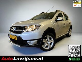 Dacia Sandero Stepway Lauréate INRUILKOOPJE NL AUTO NAP 74DKM NAVIGATIE CRUISE PDC TREKHAAK + EXTRA SET WINTERWIELEN!!