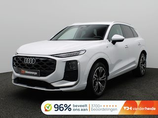 Audi Q3 1.5 e-hybrid S edition 272PK S-Tronic S-Line, Trekhaak, Achteruitrijcamera, Side Assist, Keyless, 19" LM Velgen, Stoelverwarming, Navi