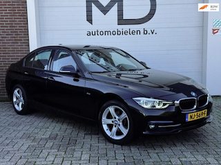 BMW 320i Luxury SPORT - Dealer onderhouden - LED