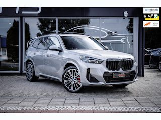 BMW X1 XDrive25e M Sport|Shadowline|InnovationPack|Leder|Panoramadak|CarPlay|Memory|Camera|Dealer Onderhouden|ACC|Harman/Kardon|