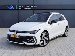 Volkswagen Golf 1.5 eHybrid GTE | Incl. 12 maanden garantie | Schuif/kantel dak | SOH 94% | Trekhaak | Parkeercamera | Stoel ventilatie/verwarming | Stuurwielverwarming | Adaptieve cruise control | Apple carplay/Android auto | Head-up display | Climate control Parkeersensoren voor en achter | IQ.Lights | Sfeerverlichting | Navigatie |