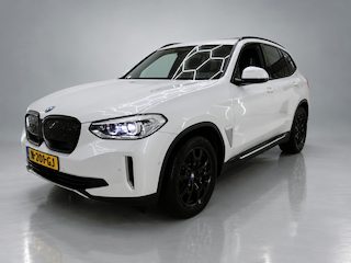 BMW iX3 Executive 80 kWh SOH 96% 3 Fase [trekhaak Panorama Navi Apple / Andr