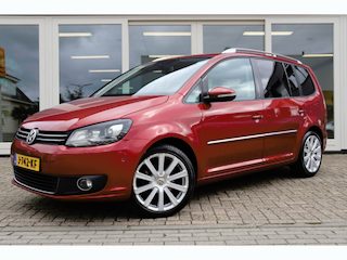 Volkswagen Touran 1.4 TSI Highline 7p, **Diverse Beschadigingen**Climate, Cruise, PDC V+A, Trekhaak, Stoelverwarming, Pano, Navi, Meeneemprijs!!!