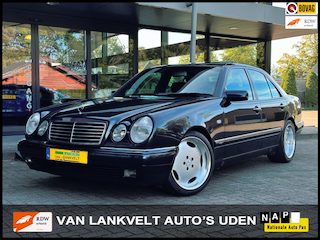 Mercedes-Benz E-klasse 200 Avantgarde Automaat Onderhoud compleet aanwezig Showroomstaat!