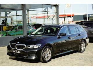 BMW 3-serie Touring 330e | trekhaak | ACC | 92% Soh