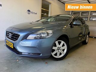 Volvo V40 1.6 T3 Momentum CLIMA NAVI CAMERA DISTR VV NETTE AUTO NAP APK 12-2027