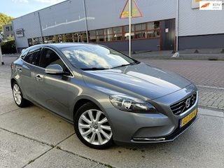 Volvo V40 1.6 T4 Momentum Automaat Volledig onderhouden