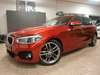BMW 118i Edition M Sport Shadow Line Apple Carplay / Harman & Kardon / Stoelverwarming / Parkeer Sensoren / Cruise Control