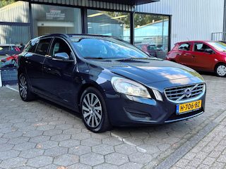 Volvo V60 2.4 D5 Summum / Airco / Leder / navigatie /
