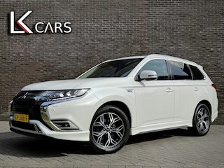 Mitsubishi Outlander PHEV | TREKHAAK | CARPLAY | SCHUIFDAK