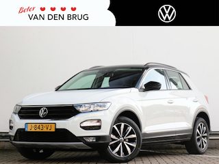 Volkswagen T-Roc 1.0 TSI Style | Afneembare trekhaak | Achteruitrijcamera | Apple carplay / Android auto | Climate control |